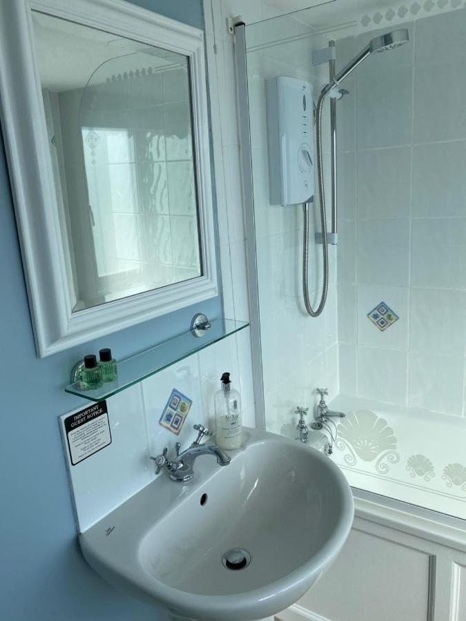 Honeypot Guest House เครล ภายนอก รูปภาพ